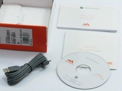 Pudełko Sony Ericsson W300i CD, kabel